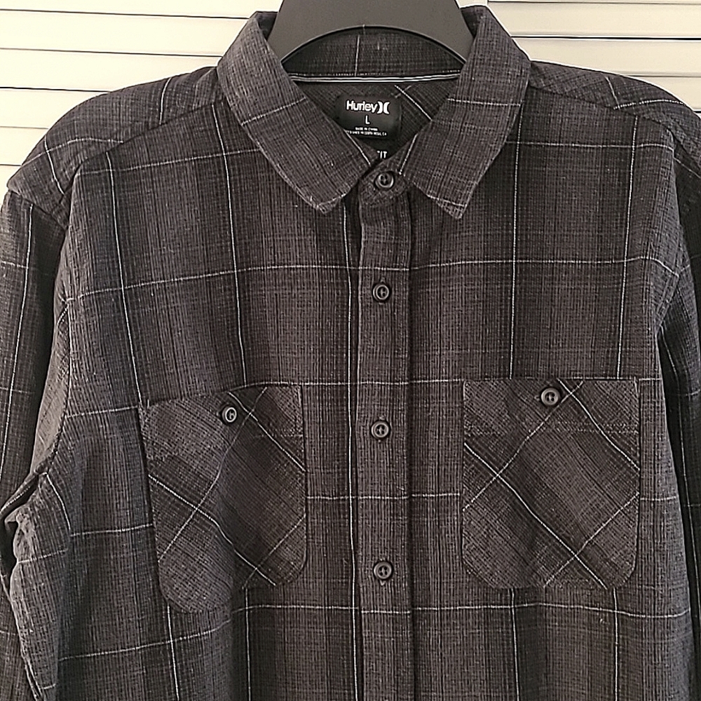Hurley Classic Fit Heavy Weight Woven Cotton Shirt. Black/Gray. Size L